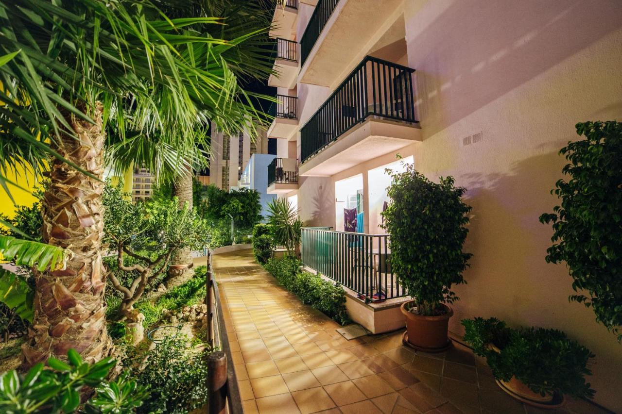 Apartamentos Palm Court Benidorm Kültér fotó