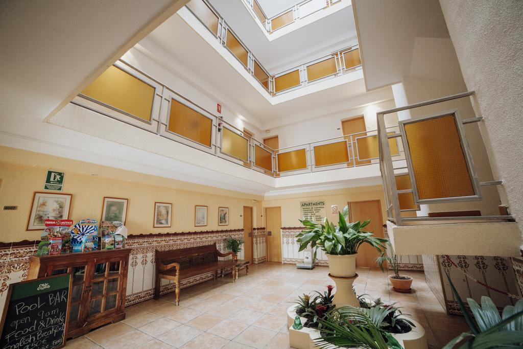 Apartamentos Palm Court Benidorm Kültér fotó